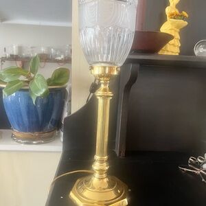 Elegant Gold and Clear Glass Table Lamp